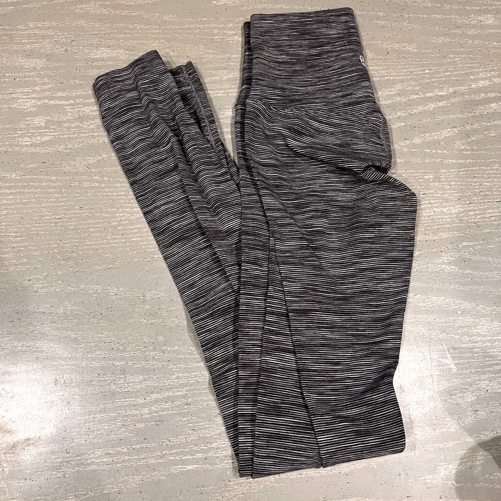 Lululemon grey striped align leggings 28”